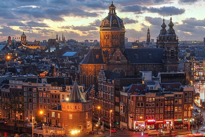 AMSTERDAM WALKING TOUR & CANAL CRUISE