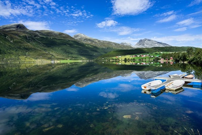 Nordic beauty among lakes and viewpoints